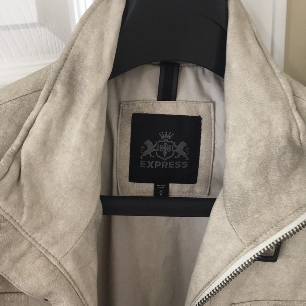 Never Been Worn Jacket! - image 4